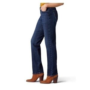 Lee Women's Stretch Relaxed Fit Mid Rise Straight Leg Jean Size 10P